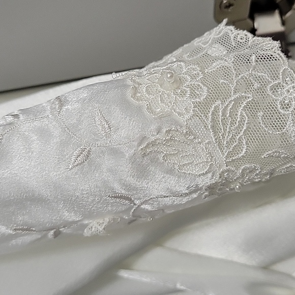 Oscar de la Renta - Picture 8 of 12